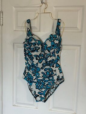 Blue Floral One-Piece Swimsuit with Supportive Shape